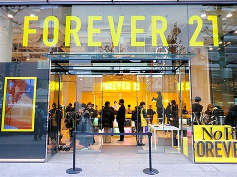 Three years after the international fashion chain Forever 21 .